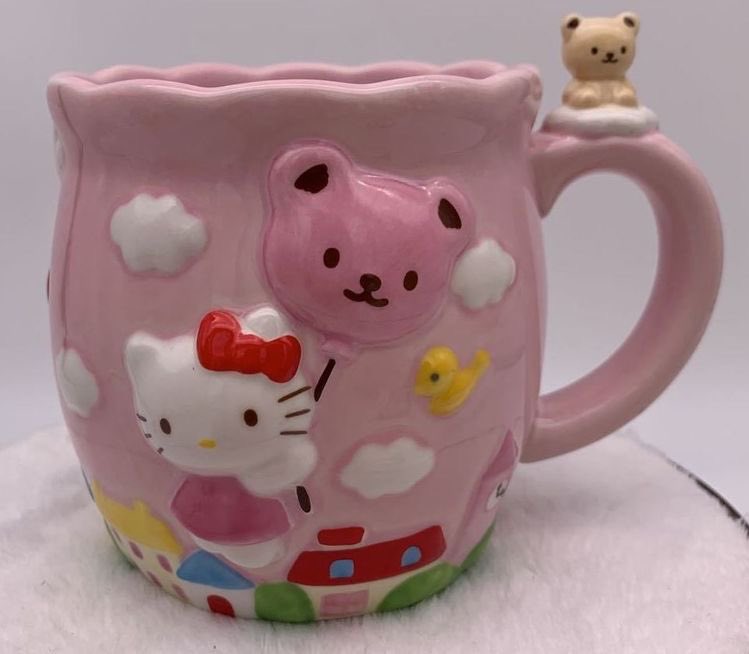 sanriodaily's tweet photo. hello kitty mug 💫 https://t.co/KOzJHipvj7