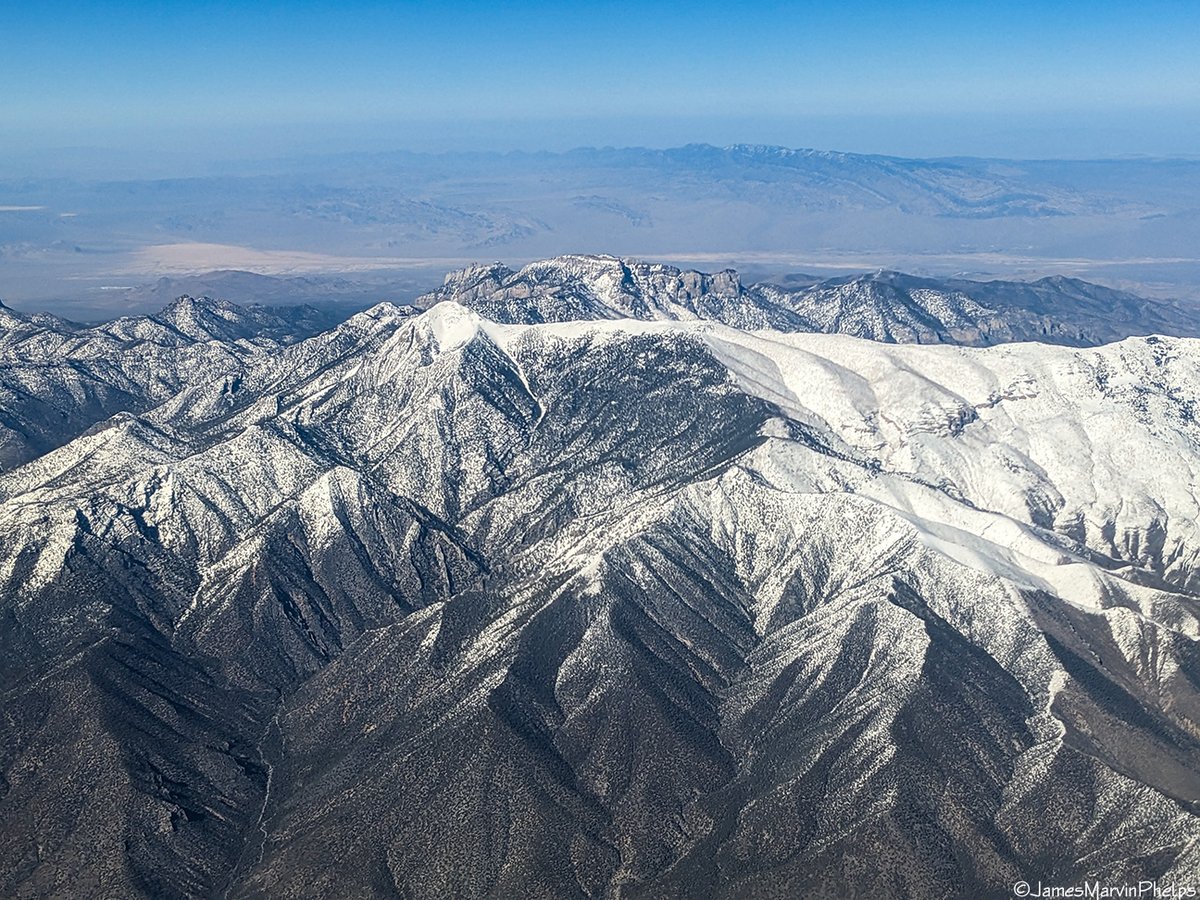 Nice view of the Spring Mountains snowpack from our return flight home yesterday.
#Nevada #springmountains #snowpack