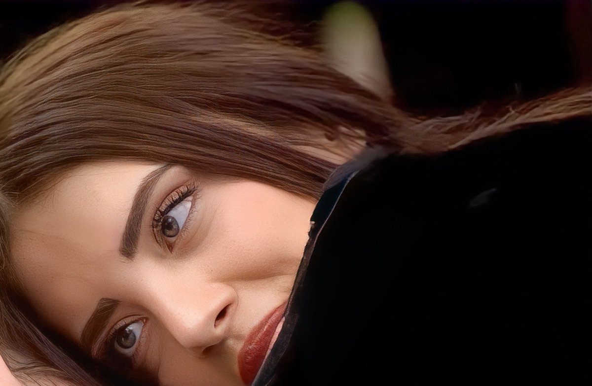 Benimde böyle gözlerim olsa bende çok güçlü olurdum