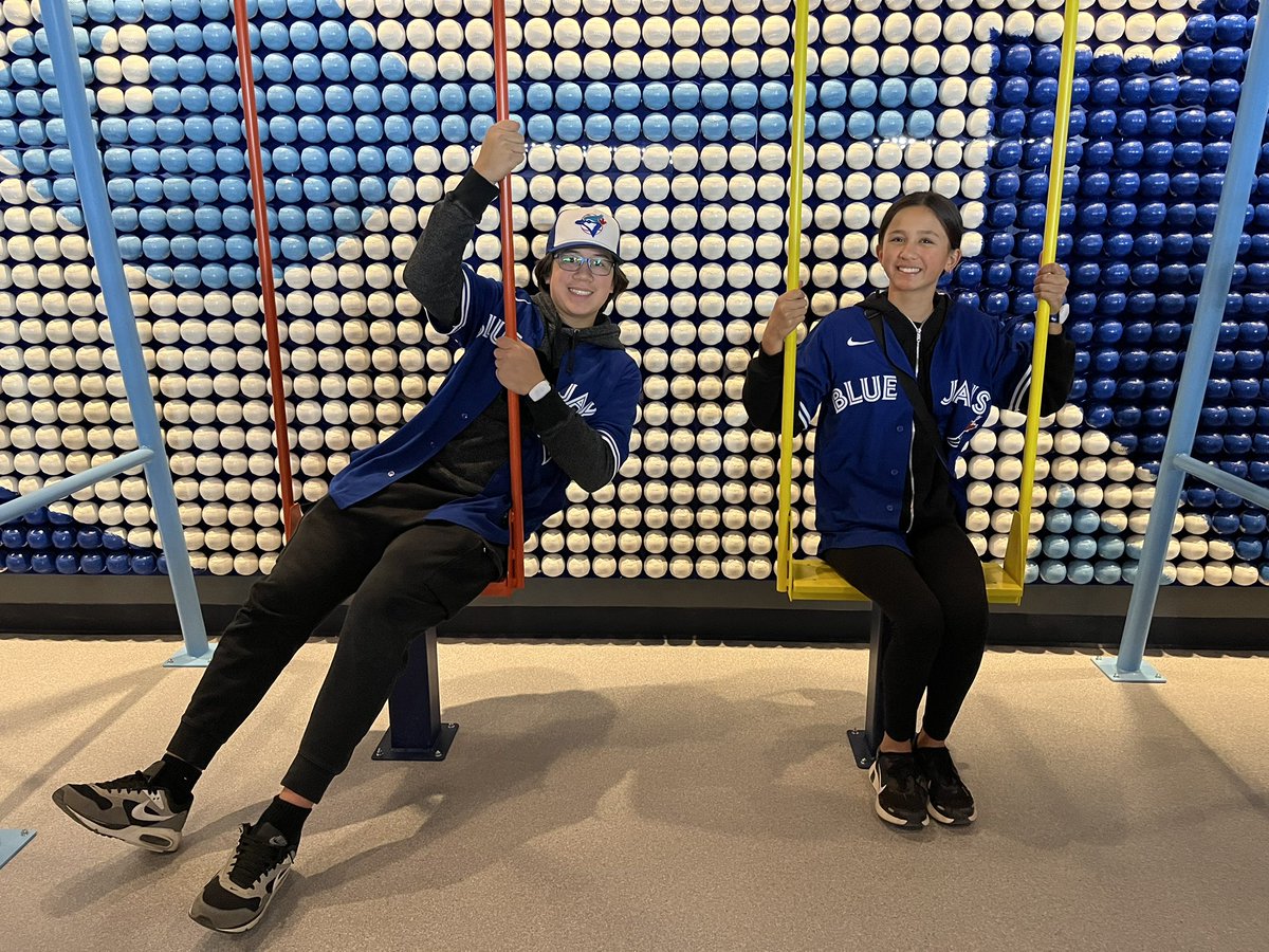 julstGG's tweet photo. Hey @BlueJays! You hit a home run with Park Social! Amazing space. So much fun. Can’t wait for the game to start. Go Blue Jays! https://t.co/Eumlhmrn4W
