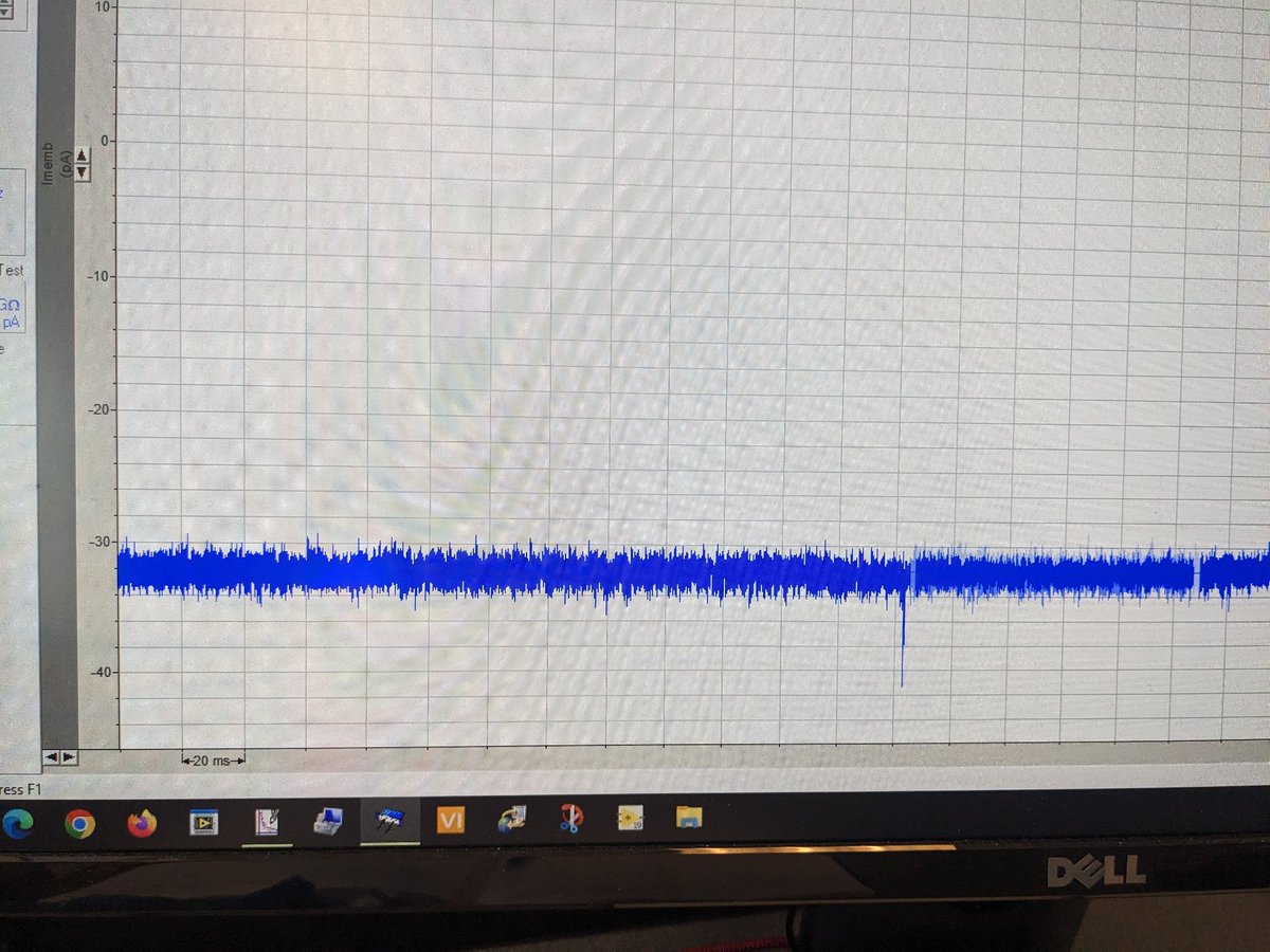Aluminosillicate pipettes are also wild. 0.14pA RMS noise at a pulled patch leak of 30pA. With borosilicate this would likely be around 0.300-0.400pA RMS. This pipette isn't even coated with sylgard #ionchannels