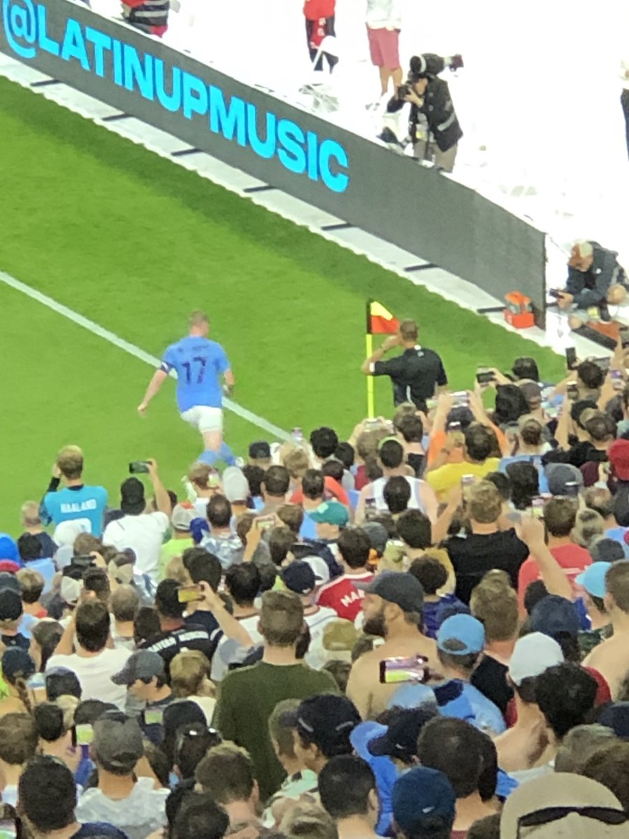 BrianKimmel6's tweet photo. @ManCityUS An incredible night! https://t.co/mVuCGSeFCc