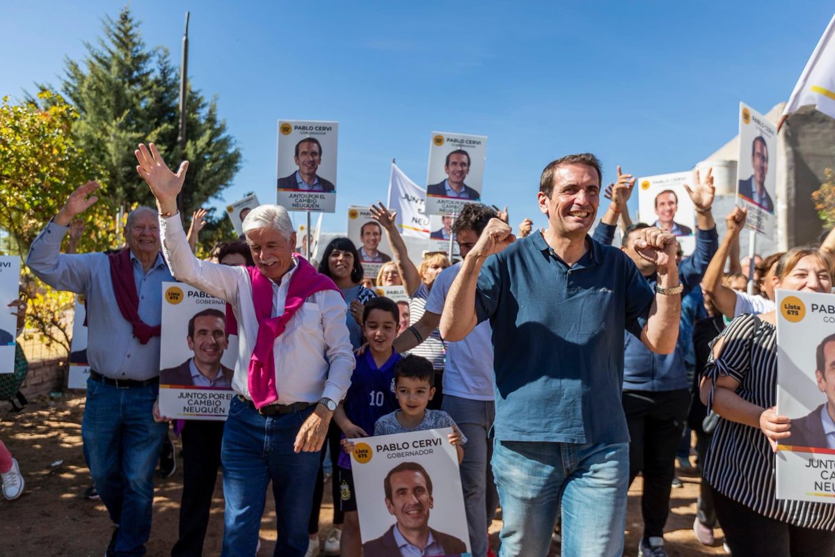 AnaMari78516338's tweet photo. #JuntosPorElCambio no es parte de la interna del MPN. Koopmann - Rolo.
Votamos @CerviPablo Gobernador 
#lista 675 https://t.co/Q1Y0aAX5pb