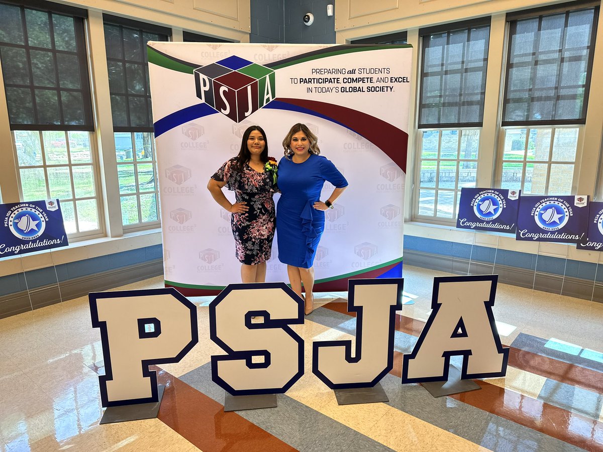 MichelleFox956's tweet photo. My favorite recognition of the year! Congratulations to 1st Grade Dual Language IB Teacher, Bianca Martinez! #IBschool #PSJA #TeacherOfTheYear #ProudPrincipal https://t.co/49GX9Lweru