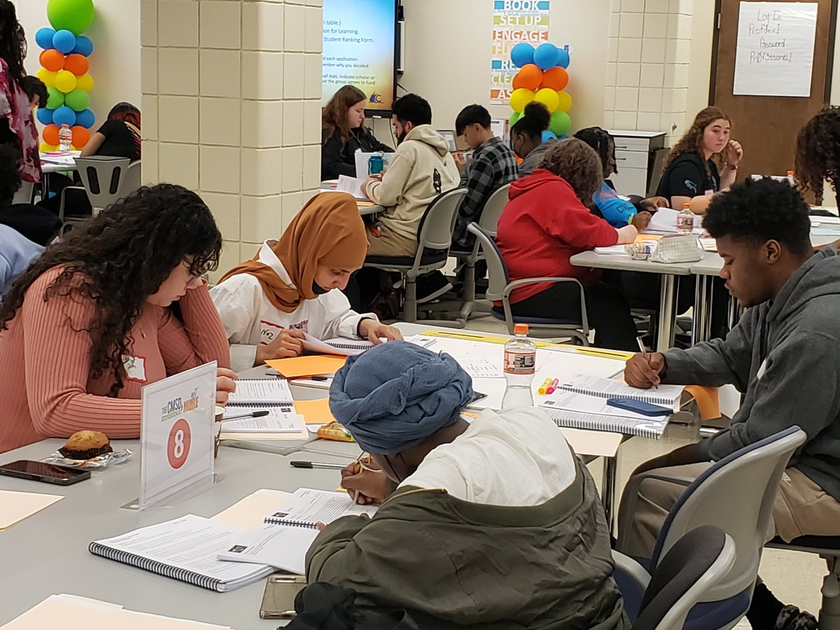EricGordon_CEO's tweet photo. Today @CLEMetroSchools high school scholars  gathered to review and allocate 22 grants totaling $396,695.99!  These student philanthropists reviewed 93 grant applications to fund projects made possible by a generous gift from @mackenziescott! #CelebrateCMSD #GetMore https://t.co/S3b94hkAuI