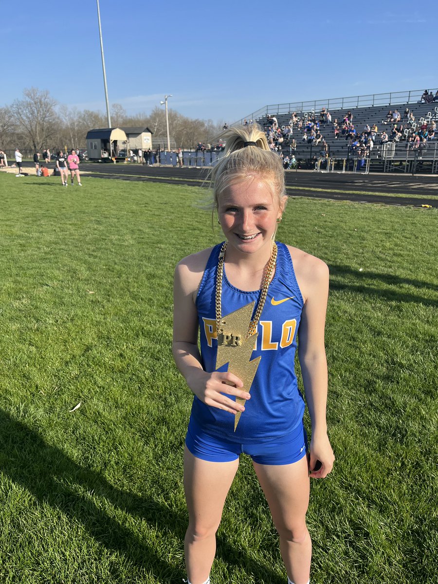 MrMose_PHS's tweet image. Congrats to Sara (13.8) and Angie (13.5) on their PRs in the 100m Dash. Way to earn the #phsdubchain this evening. #FLSD