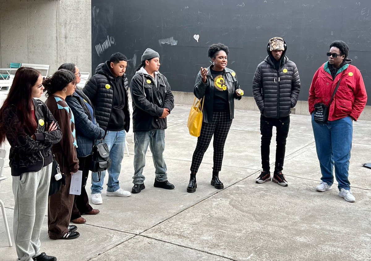 CURYJ's tweet photo. Our DBB fellows, H4J and Life Coaching participants at the Angela Davis Exhibit #SeizeTheTime in partnership with the Zimmerli Art Museum at Rutgers University. This exhibit explores the ways in which radical Black history is remembered, preserved, and mobilized. https://t.co/718vC7o8kP