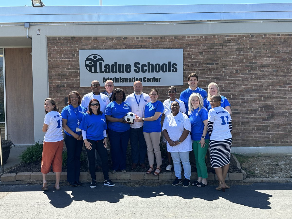 Today was officially Becky Sauerbrunn Day in the Ladue School District! Yes, we are Team Becky all the way!
Welcome to back St. Louis, and good luck to the U.S. Womens National Soccer Team - USWNT!