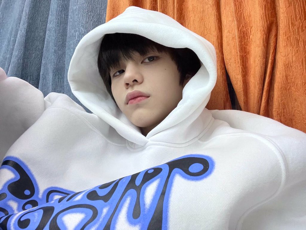 Bonjour, Beauxbâtons, passez une bonne journée.