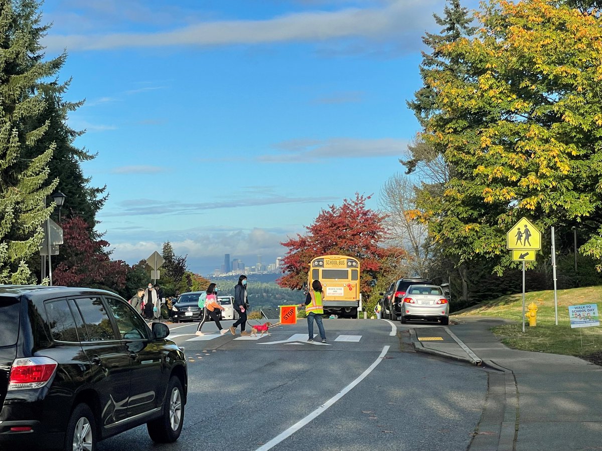 Take our Road Safety online questionnaire before it closes this Friday, April 14. Submit your input and help us improve safety for those who walk and roll in your neighborhood! 
💻bit.ly/3eLz1sk
#BellevueVisionZero