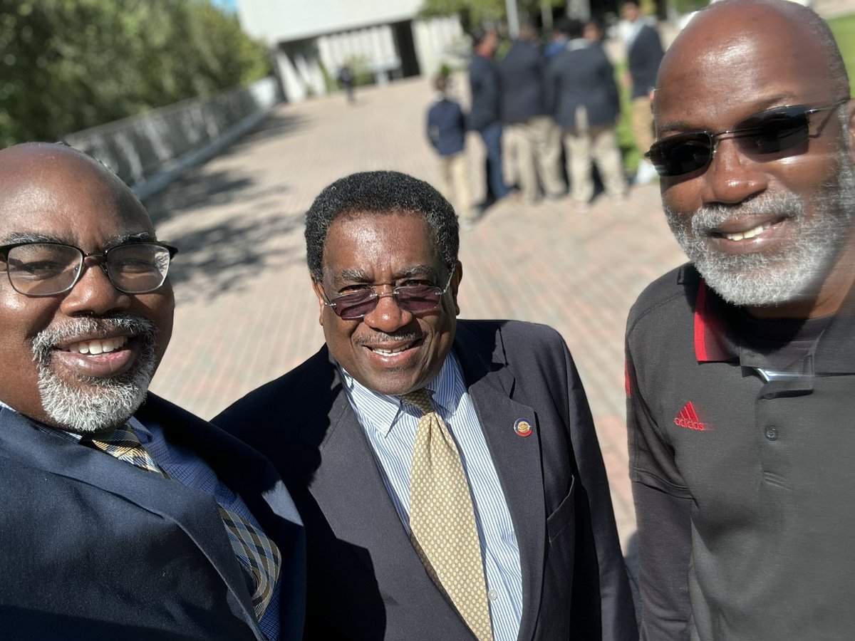 bunnlevelman's tweet photo. Great day with some fantastic dudes! State Capitol with our Representative Garland Pierce, NCSU with Mr Henry Trevathan Jr and then some grub before coming on home. #blazerlife #withinfluence #homegrown https://t.co/UsINqMBbER