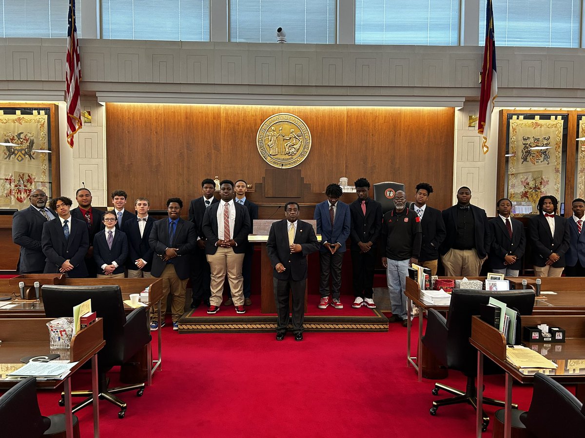 bunnlevelman's tweet photo. Great day with some fantastic dudes! State Capitol with our Representative Garland Pierce, NCSU with Mr Henry Trevathan Jr and then some grub before coming on home. #blazerlife #withinfluence #homegrown https://t.co/UsINqMBbER