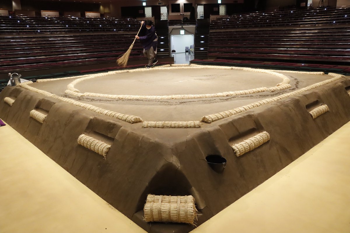 sumokyokai's tweet photo. 🏆2023 MAY Grand SUMO Tournament
🗓️Match Schedule
May14(1st day)~28(Final day)
🛖Venue Ryogoku kokugikan (TOKYO)
🎟️Ticket sales information (Tokyo)▼
https://t.co/kNb2UP2PRr
#sumo #sumonobori #Maybasho #natsubasho2023 https://t.co/fqmgQ4XTMQ