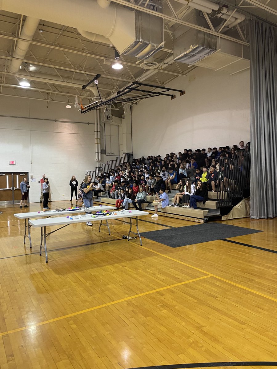 Grade level assemblies led by our incredible staff to talk #pbis rewards and to play school wide trivia! Keeping the energy and focus up as the end of the school year approaches #hornethabits #middleschool #ccsd21 #21Learns ⁦@ccsd21holmes⁩