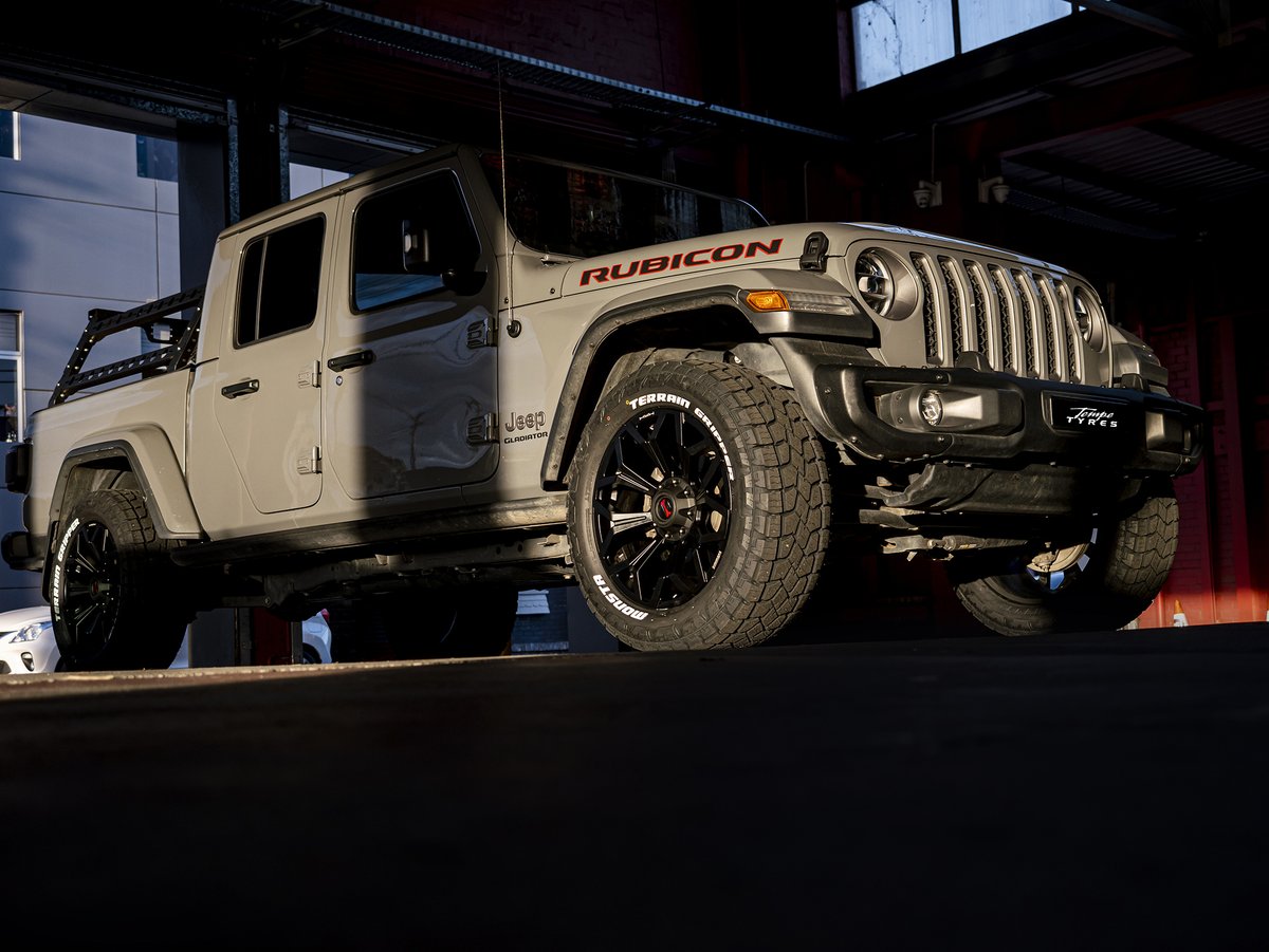 TempeTyres's tweet photo. JEEP GLADIATOR 2022 ⚔️🦁
Wheels: Simmons Max X11
Colour: Matte Black Laser Text
Size: 20 Inch
Tyres
Monsta Terrain Gripper
285/55R20
#jeep #jeeps #jeeplife #jeepnation #jeepnationtv #jeepsofinstagram #jeeplove #jeeppics #jeepgladiator #gladiator #4x4australia #australia https://t.co/V5QmyzkzXz