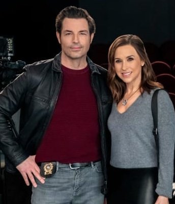 @brennan_elliott 🎬s for
Fri. 4/21.

#CrosswordMysteries
   #Abracadaver
      Fri. 4/21  7p/6c 
  #TerminalDescent
     Fri. 4/21  9p/8c
@hallmarkmovie 

How great is it to have 2 #CrosswordPuzzles  w the beloved Hallmark Couple, @brennan_elliott Logan & @IamLaceyChabert Tess