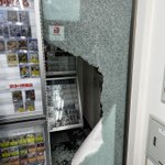 秋葉原のトレカ×ヘッドに窃盗が入った。ガラスが割られ、カードが盗まれた!