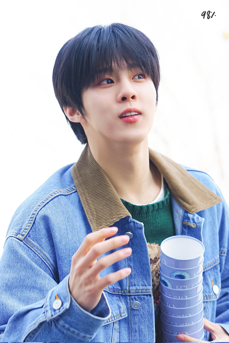 230408 HQ

💫

#김우석 #우석 #KIMWOOSEOK #WOOSEOK #Blank_Page #Dawn #쇼음악중심 #미니팬미팅