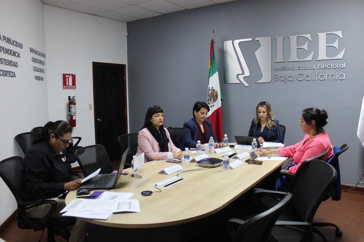oppmujeresbc's tweet photo. El #OPPMBC presidido por la Consejera Electoral Viridiana Maciel Sánchez, celebró la tarde de este martes su 10ª Sesión Ordinaria, en la que se dio cuenta del estado que guarda la página de internet del Observatorio y la presentación del cronograma de publicaciones para las #RRSS https://t.co/xXpoR0jISH