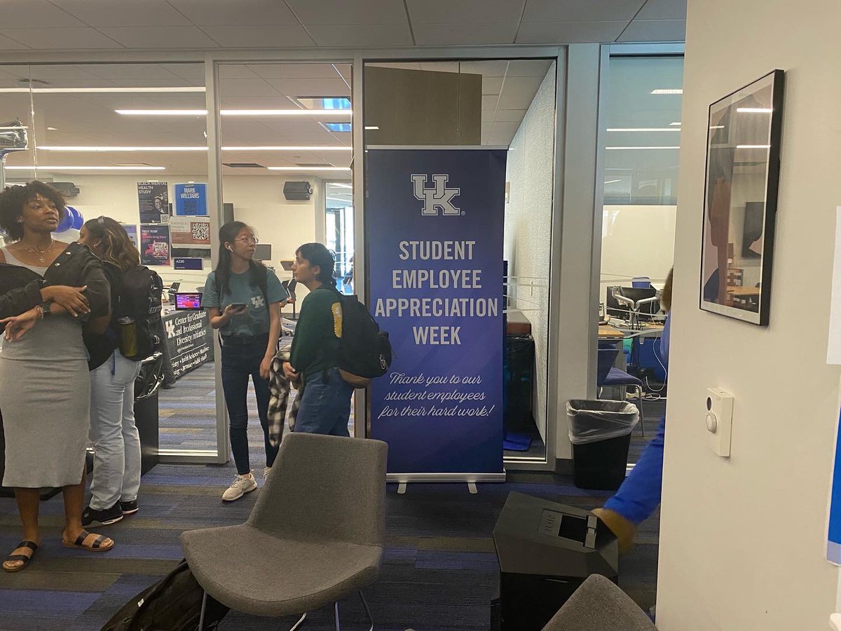 damonlewismba's tweet image. The Office of Institutional Diversity is celebrating our Student Employees during Student Employee Appreciation Week in our Martin Luther King Center. University of Kentucky 
#puttingstudentsfirst
#seeblue💙😸
