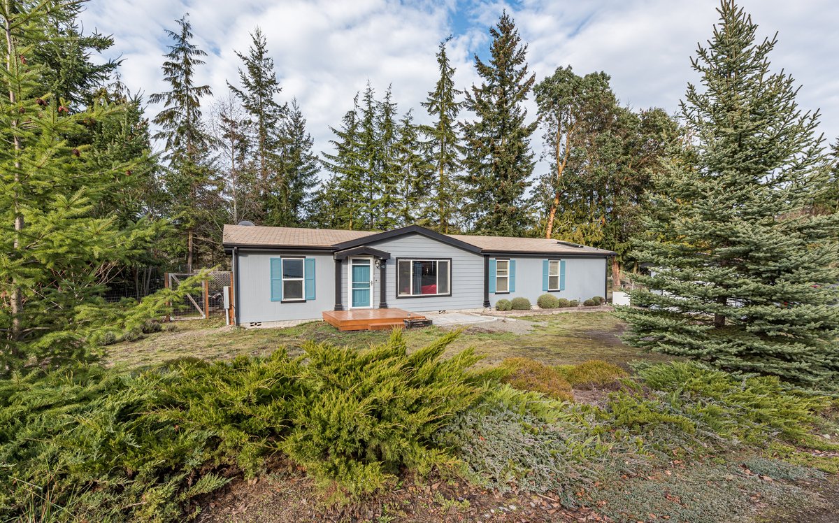 LanceGermanJDR1's tweet photo. 3 bedroom 2 bath Manufactured home on half acre lot in Diamond Point
https://t.co/hKpWwTDpDz
Large pantry in kitchen, outdoor deck, open living room and 2 closets in primary suite.
#gardenspace #sequim #sunnysequim #sequimwa #sequimwashington #sequimhome #sequimhomeforsale https://t.co/c8g2HB6HEi