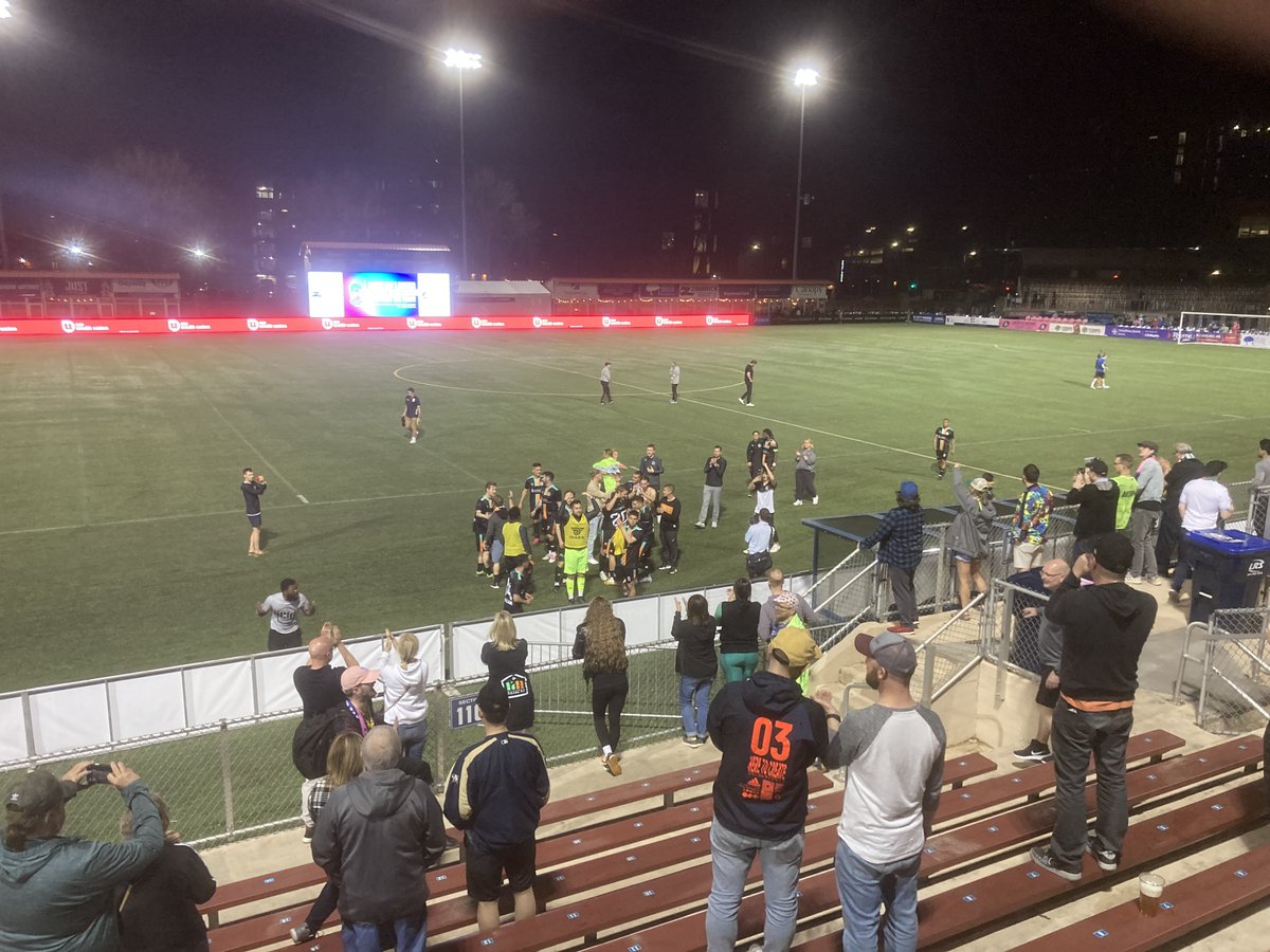 lukegarrott's tweet image. #CHAC Chicago House Athletic Club pulled off an amazing victory tonight in Madison against @ForwardMSNFCy. Great hosts not, took down our #ProRelForUSA banner once, but we got it back up. #UPTHELITTLES #chicagohouse