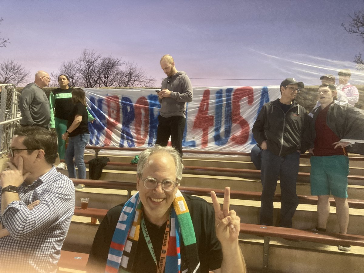 lukegarrott's tweet image. #CHAC Chicago House Athletic Club pulled off an amazing victory tonight in Madison against @ForwardMSNFCy. Great hosts not, took down our #ProRelForUSA banner once, but we got it back up. #UPTHELITTLES #chicagohouse