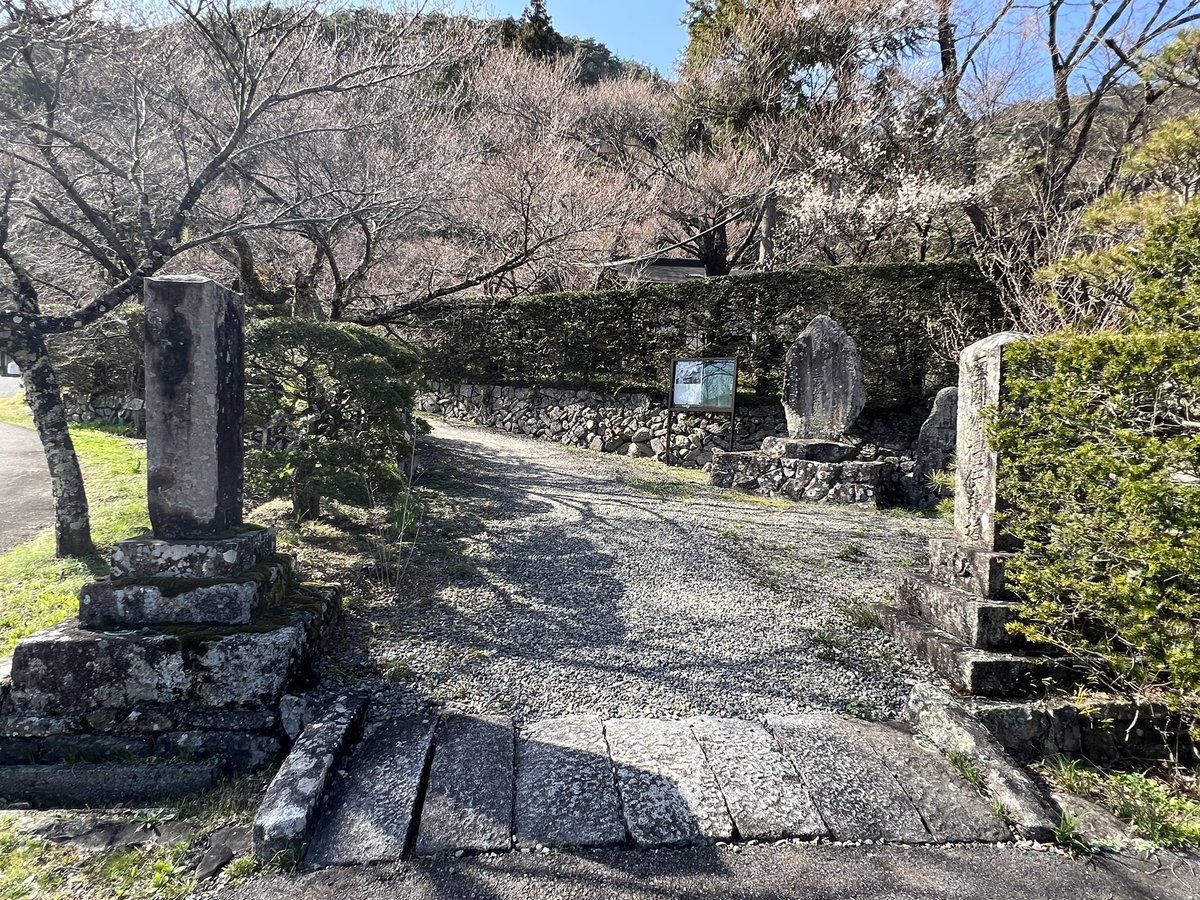 長野県・徳音寺！木曽義仲が館の鬼門に母の菩提を弔う為に創建した一族の菩提寺！ 平氏の大軍を次々と破り入京・栄華を誇った平家一門を京の都から追討し旭将軍と呼ばれた木曽義仲の墓！ 全国に4箇所ある義仲の墓所のひとつ