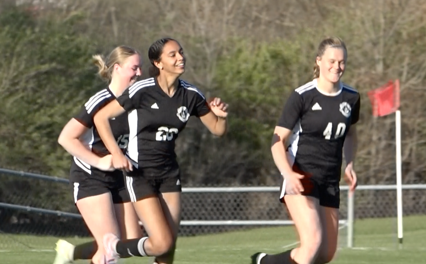 Channel1450com's tweet photo. Cherese Mitchell was in goal for the Senators last night and got the shutout against UHigh.

Springfield High remains unbeaten with a 3-0 victory on Tuesday:
https://t.co/E3HmLjMxvN https://t.co/eZ3Qjuz70A