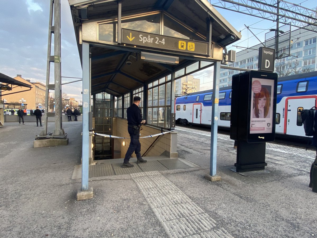 Fem personer har anhållits efter tisdagens skottlossning vid tågstationen i Eskilstuna.

ekuriren.se/nyheter/eskils…