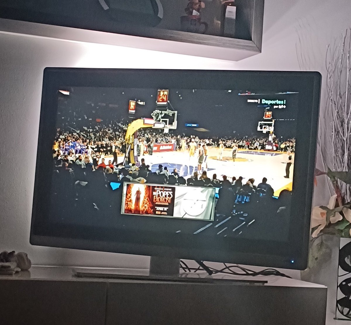 hercog's tweet photo. Qué tiempos... #dormiresdecobardes . La voz de Monje es idéntica a Daimiel. #PlayIn https://t.co/vJ7IxxMKcR