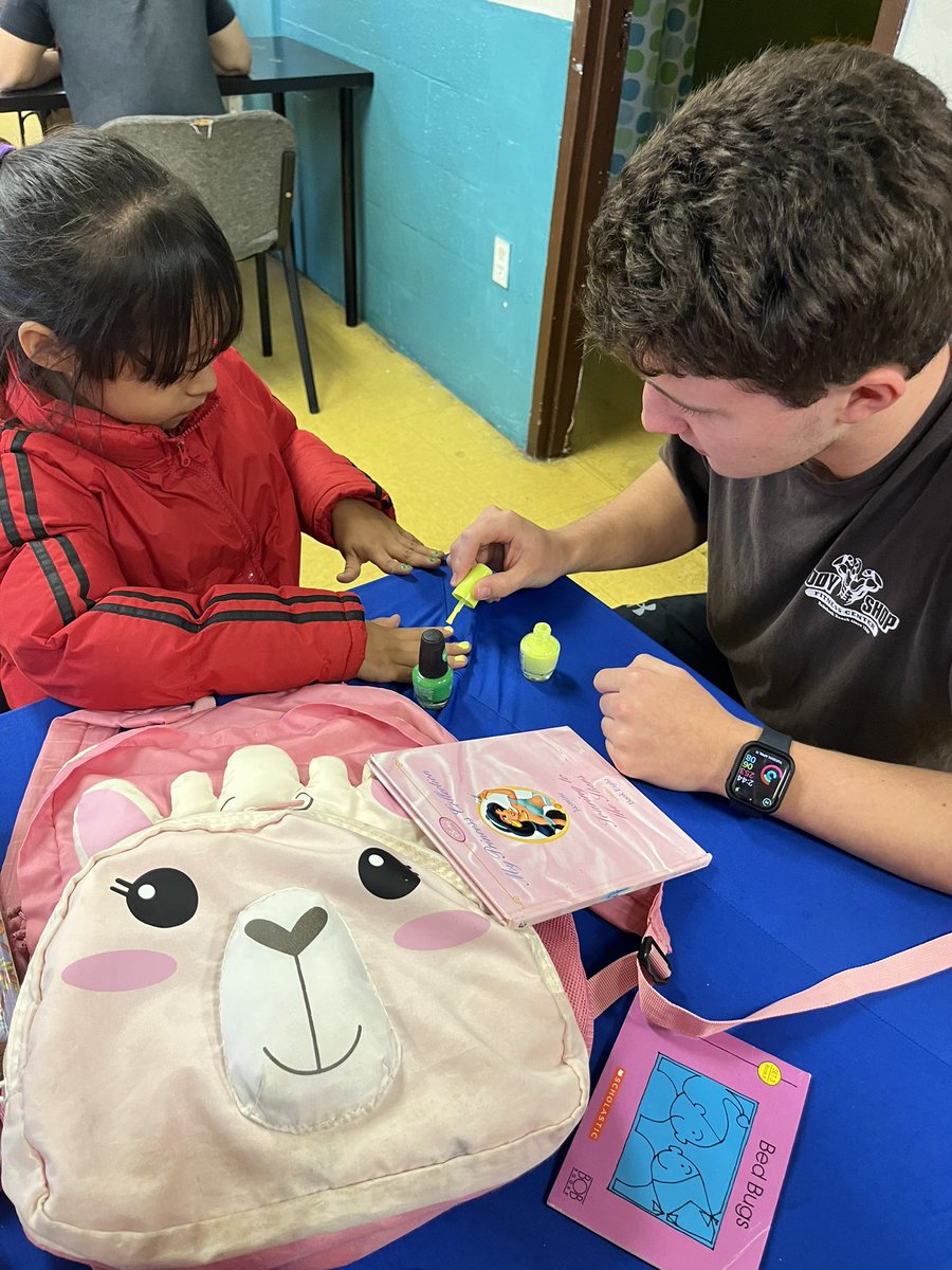 chccampusmin's tweet photo. (2/2) In the afternoon, we spent time with the children of the South Dade Camp tutoring, playing games, and having fun! Tomorrow is another busy, full day! https://t.co/nre6w5HJYb
