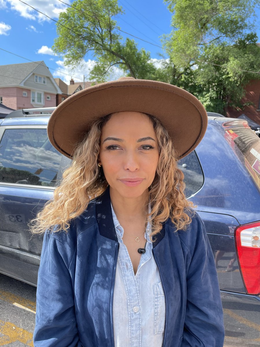 Even on the run <a href="/metagolding/">Meta Golding</a> needs her full glamour realness! <a href="/RabbitHolePPlus/">Rabbit Hole</a> <a href="/paramountplus/">Paramount+</a> #RabbitHoleSeries