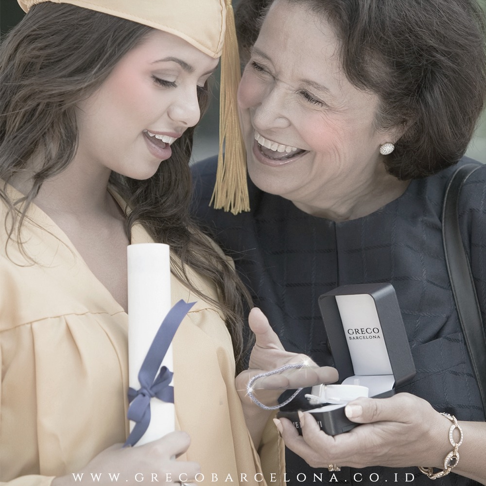 GrecoBarcelona's tweet photo. Perfect graduation gift

In Greco Barcelona, we help parents and grandparents chose graduation gift jewelry for their daughter and granddaughter.

For more information, please contact us at:
📲Greco Barcelona WA: 0811 1800 947.

#kado #wisuda #anting #gelang #anak #remaja https://t.co/meUCFuvmjD