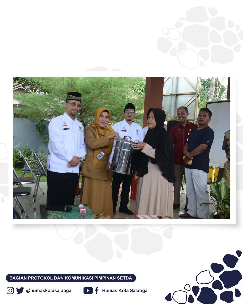 HumasSalatiga's tweet photo. @jokowi @ganjarpranowo @TajYasinMZ @Sinoeng69 #supertangguh #salatiga #pjwalikota #umkm #EKONOMİ https://t.co/HggGgEMHFS