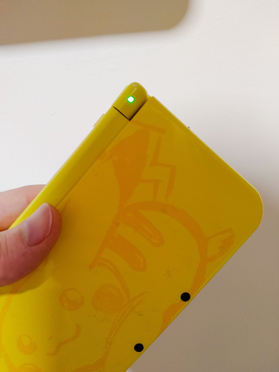 TunaPhish09's tweet photo. Holy sh*t! Is that a green light?!?!? Yyeeesss, got a street pass! Let's keep this going. If you're in #台灣 Bring your #3DS with you, let's bring back #streetpass
#Nintendo #bringbackstreetpass #Taiwan https://t.co/AHGmskk4yf