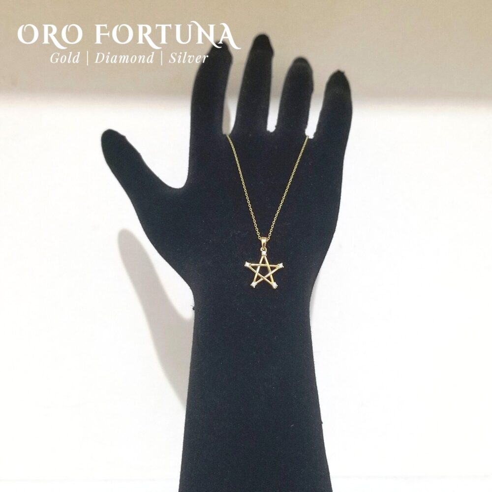 OroFortuna's tweet photo. Jewellery make person look beautiful.😍😍😍 
https://t.co/z9anew3bIb
—-
#18k #sterlingsilver #australianjewellery #minimalistic_jewellery https://t.co/KmoB9vRHSR