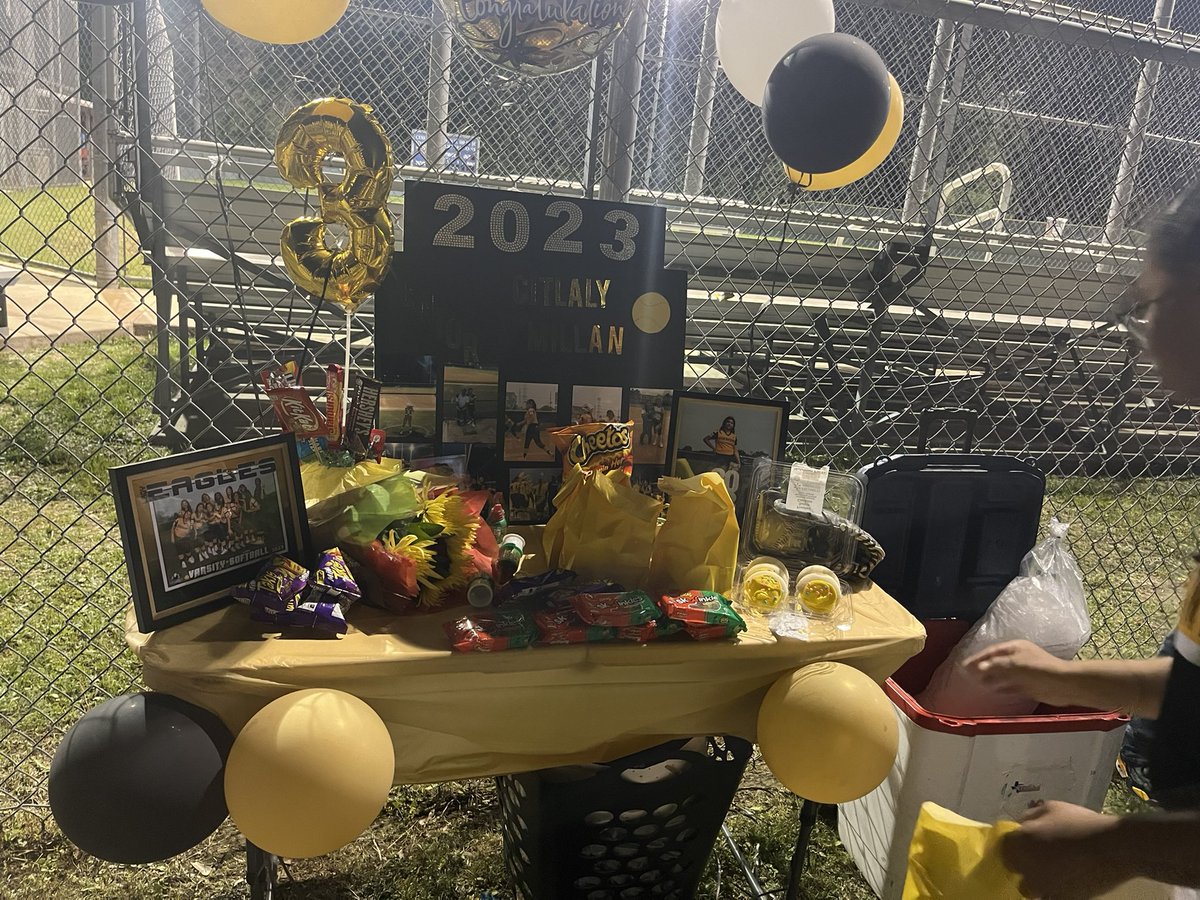SoftballIke's tweet photo. Major S/O and congratulations to My’Kea McLenon, Audrey Bishop, Citlaly Millan, Isah Reyna, Mai Nguyen, @karismagarcia27 , and Nataly Garcia as we celebrate them on Senior Night!!! We look forward to watching everyone grow in this next chapter of life! SWOOOPPP!!! https://t.co/ewqtVBdRx1