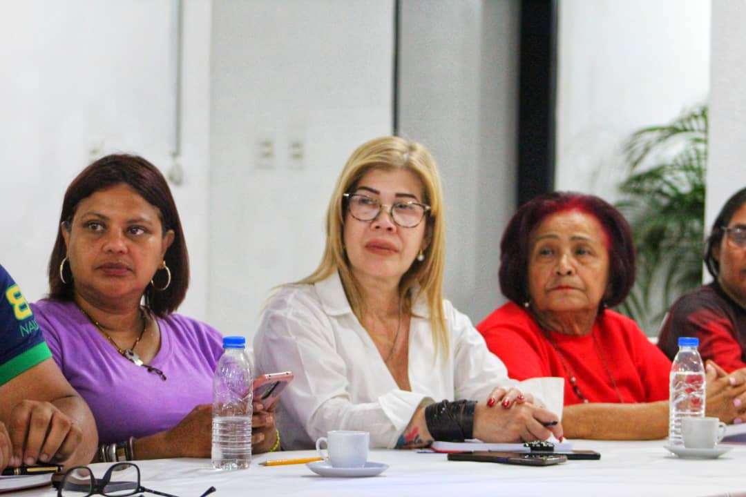 Abril representa sinónimo de resistencia y lealtad, por eso hoy el equipo estadal del <a href="/PartidoPSUV/">PSUV</a> Guárico desde Valle de la Pascua, reafirmamos el compromiso con el proyecto de Hugo Chávez, que es el mismo del pueblo venezolano.

Un 11 de abril #NoPudieronNiPodrán 💯