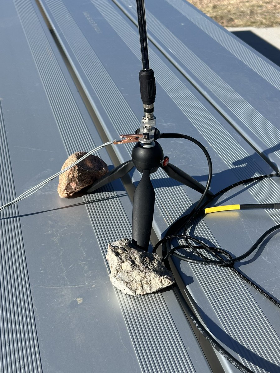 Wow! Ended my activation with Italy! On this thing we call an “antenna” 10 watts and AX2. Yes. Those are rocks on my tripod… it’s that windy here. #cw #pota #qrp #dx #ax2 #tx500