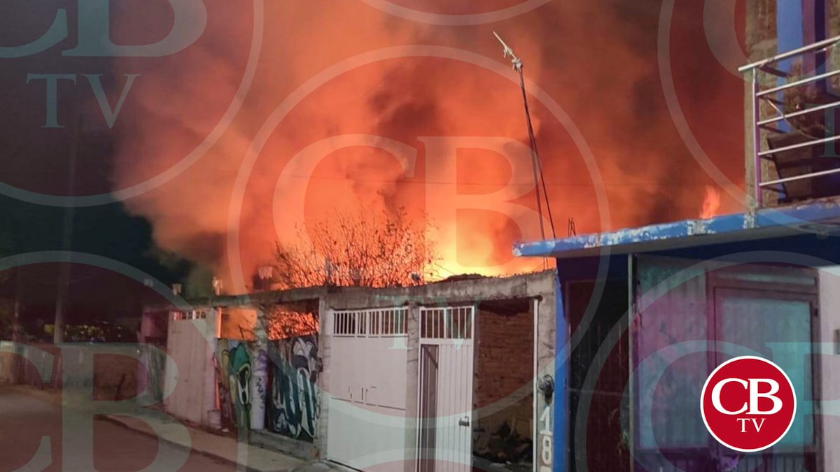 Velazquez_CB's tweet photo. @cb_television Le quema la casa papá por problemas personales. 🔥🚒 https://t.co/c8GlWpv6Z3