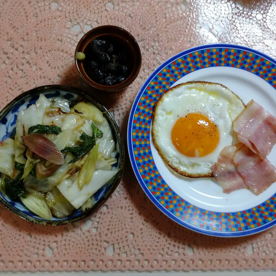 cherry_masaya's tweet photo. #gutenmorgen #mycooking #breakfast
#baconandeggs #friedcabbage #natto
#japaneseginger #sesamileaves #tastegood #healthy
#ๆใใฏใ #ใใผใณใณใจใใฐ #ใญใฃใใ็ใ #่่ก้บปใฎ่ #่่ท
#้ป่ฑ็ด่ฑ @natto_musume ๐
#็พๅณใใ #ๅฅๅบท #็ด่ฑ https://t.co/IaLmo9E90y