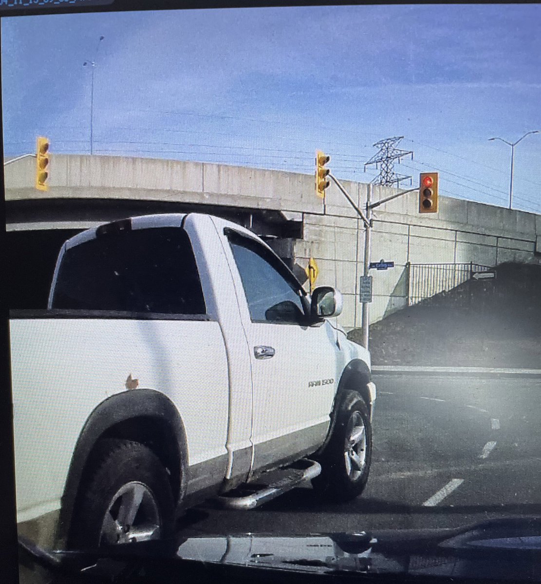 GudgeonRoses's tweet photo. @Ottawa_Traffic @OttawaPolice any of your flowers see this dodge ram hit a blue car at 5:30pm today April 11? They drove away after the collision. https://t.co/EFxhV35s40