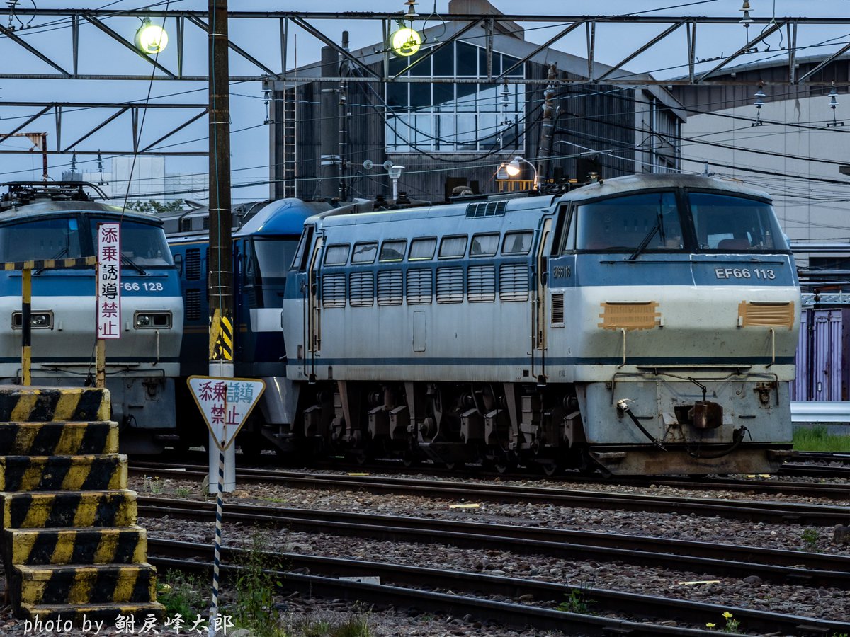 行動観察 2023/4/12 吹田機関区定点観測 EF66 27 横顔が見えました。でも