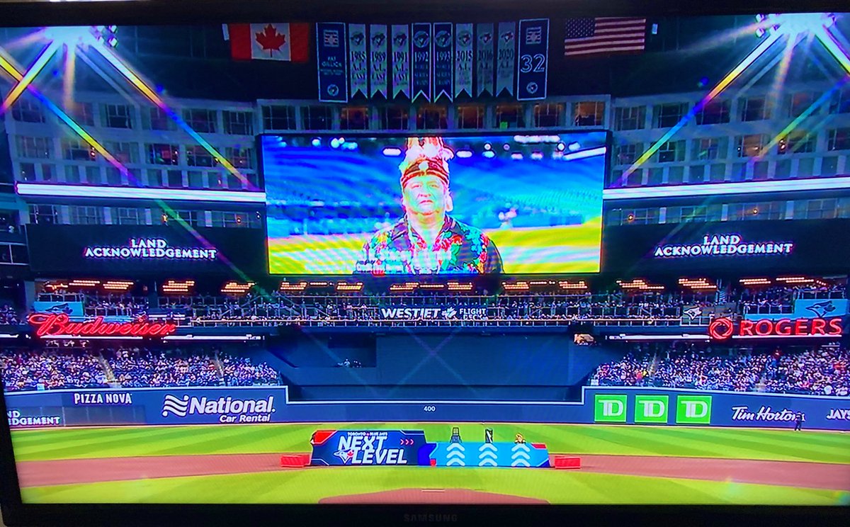 Andrwlam's tweet photo. Can’t be in Toronto for this, but cheering from afar the @BlueJays #gojaysgo #HomeOpener https://t.co/oqZ3YtceL0