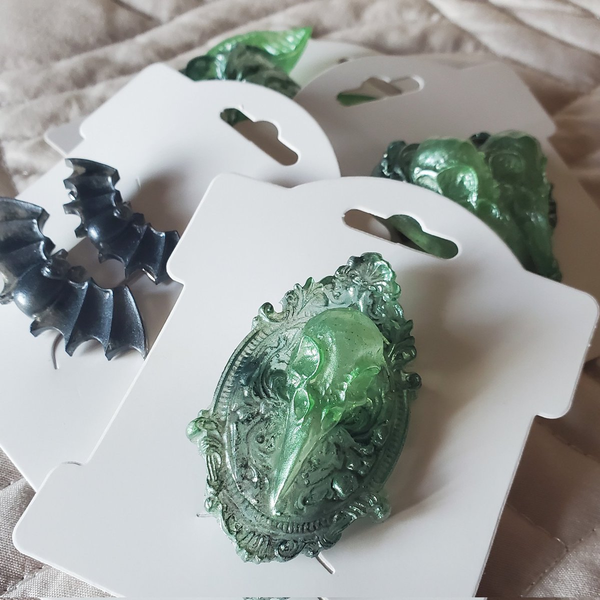 shauna_design's tweet photo. Which one do you LOVE most?
🦇💚🖤
.
Adding these cards to my hair clips has got me even more excited for the #SpookyAccessory release I'm planning for this summer! Follow my page and my etsy shop for more fun
.
https://t.co/hAkBHeONz2 https://t.co/kU56eiPQI5