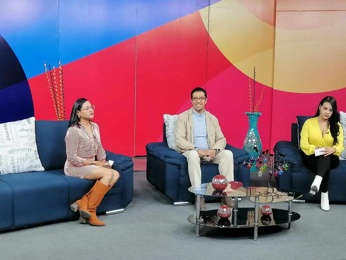 El Psic. <a href="/samuel_nava/">Samuel Nava</a>  Alcántara , Director de #EducaciónSocioemocional asiste al programa Ya es Hora 12.1 en Radio y Televisión de Hidalgo para hablar de las #Emociones #SaludMental #SEPH #DGFE #NatyCastrejón