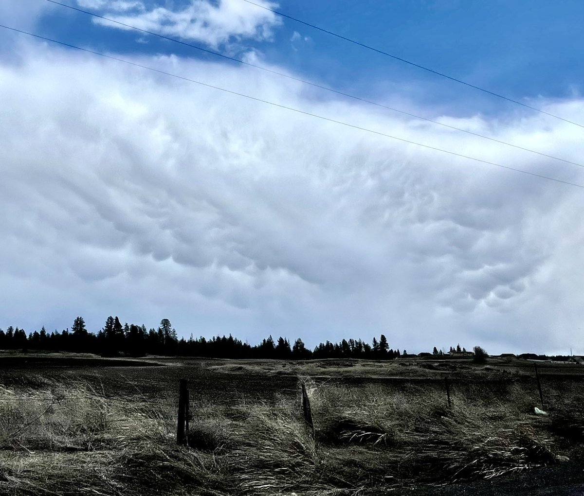 otxwcm's tweet photo. Things got a little bubbly out there for a little bit around #Spokane @iflyspokane I’m guessing this Delta flight felt it during their approach. #wawx https://t.co/BSFkVRziT4