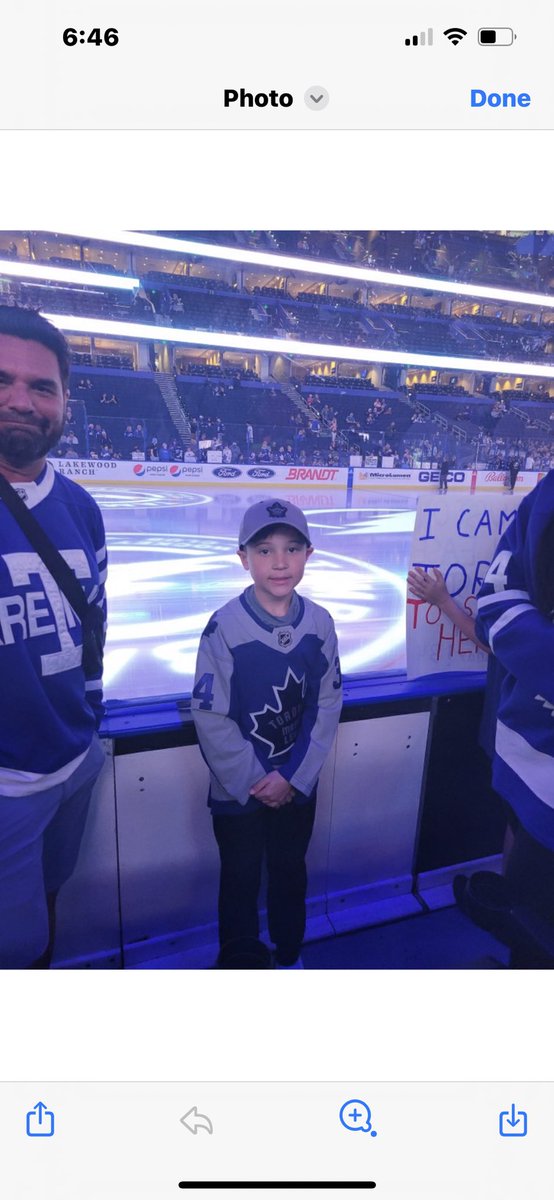 hewie22's tweet photo. @MapleLeafs @JackpotCityCA The look when @AM34 nor @Marner93 are playing and you just drove 26 hours to watch them. https://t.co/RWEcrWuK0J