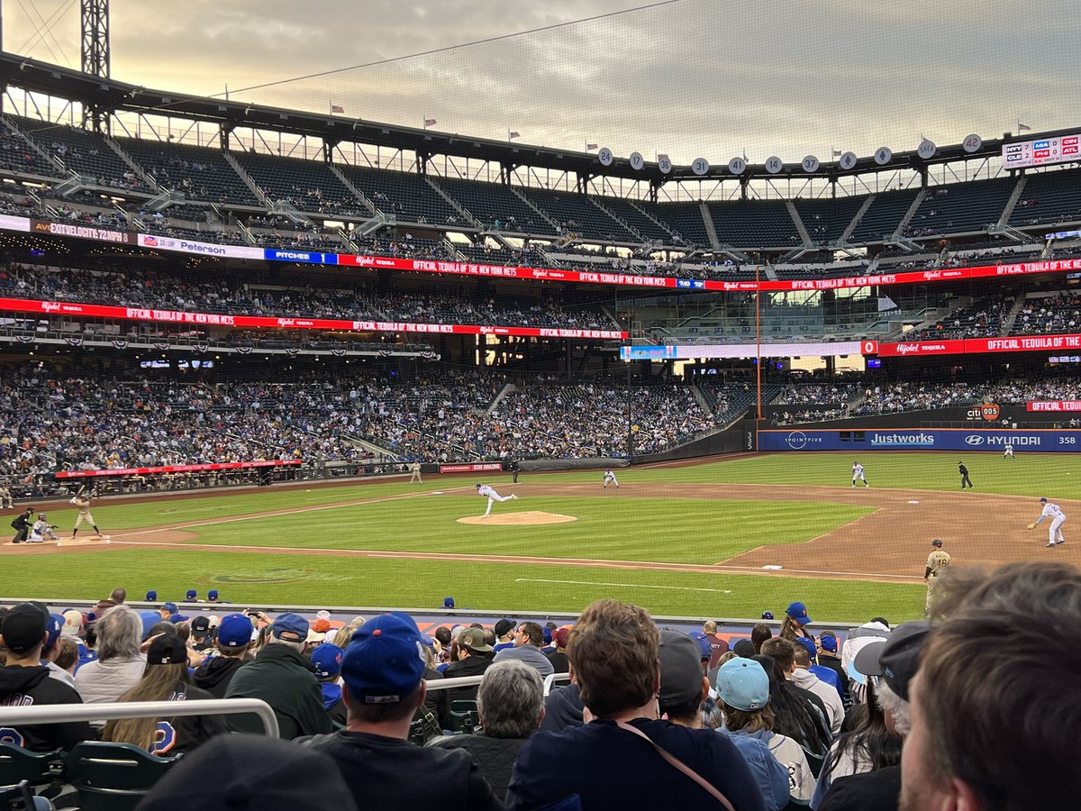 MeghanCAndrews's tweet photo. Padres @ Mets, Citi Field! https://t.co/F9O3KbNRUc